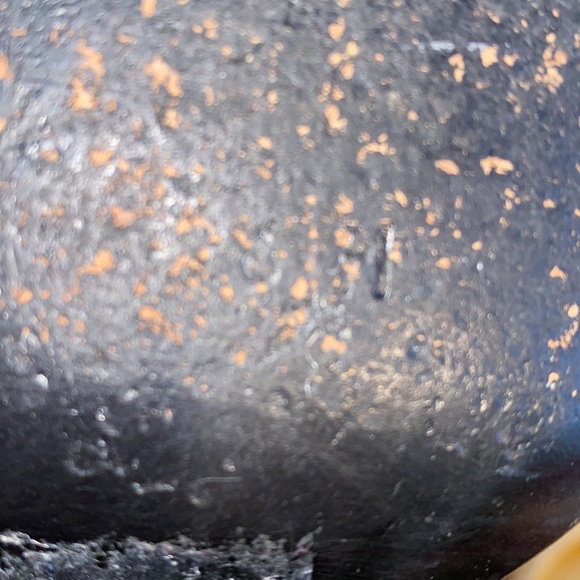 Timothy Hitsman VTG Gold Embossed Heels. Size 6 Medium - Picture 10 of 10